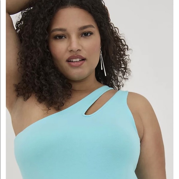 NWT-Torrid one shoulder cut-out foxy tank, size 4. - Picture 3 of 5